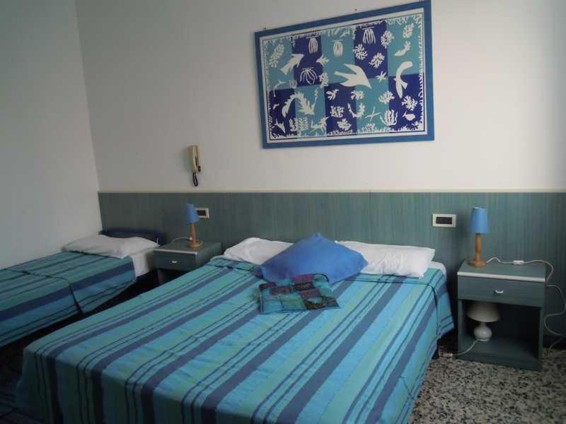 Hotel Del Mar Viareggio Oda fotoğraf